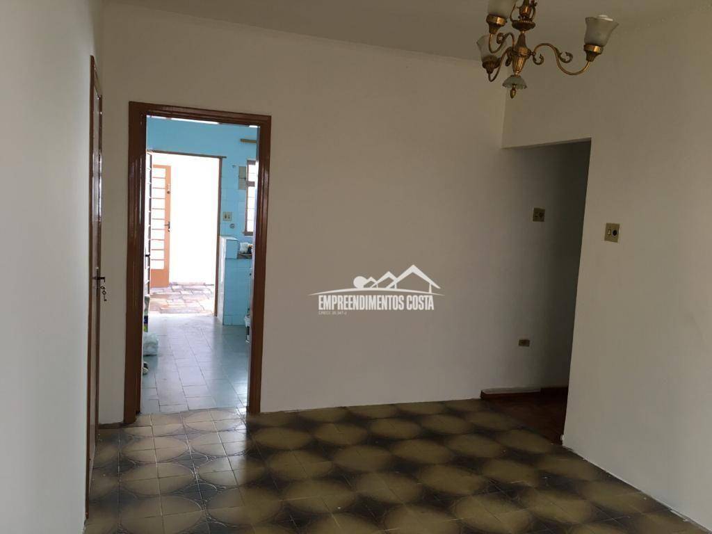 Casa à venda com 4 quartos, 325m² - Foto 11