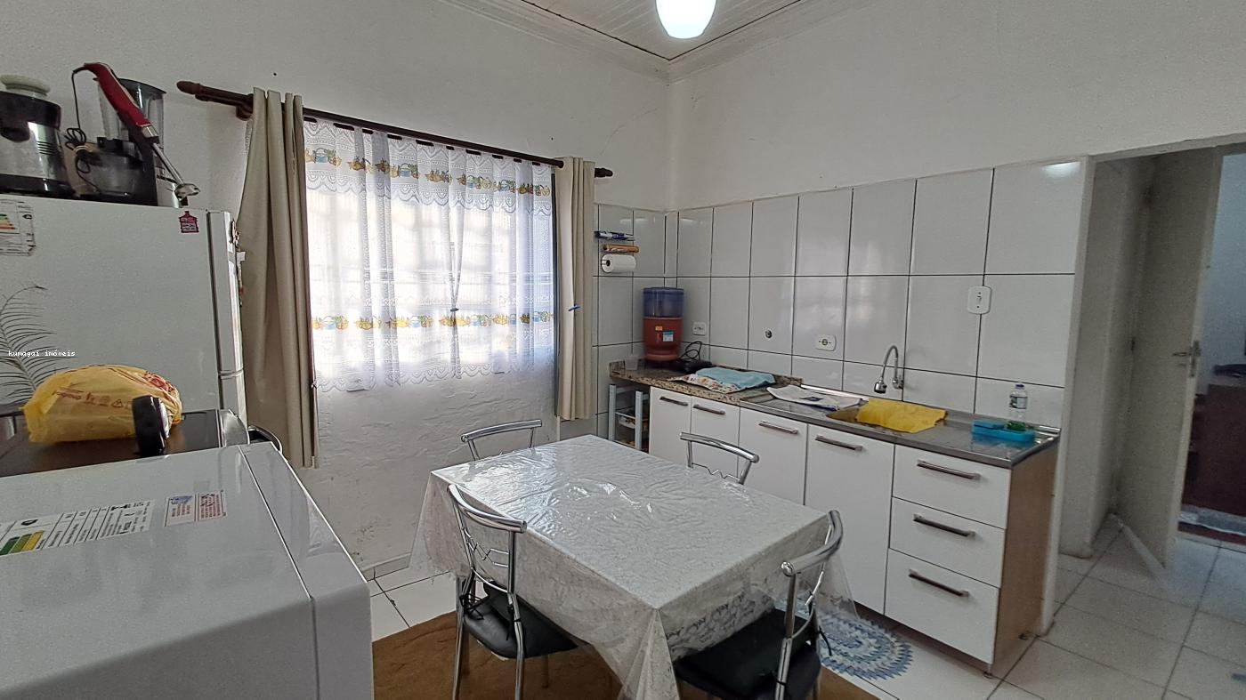 Casa à venda com 2 quartos, 70m² - Foto 8