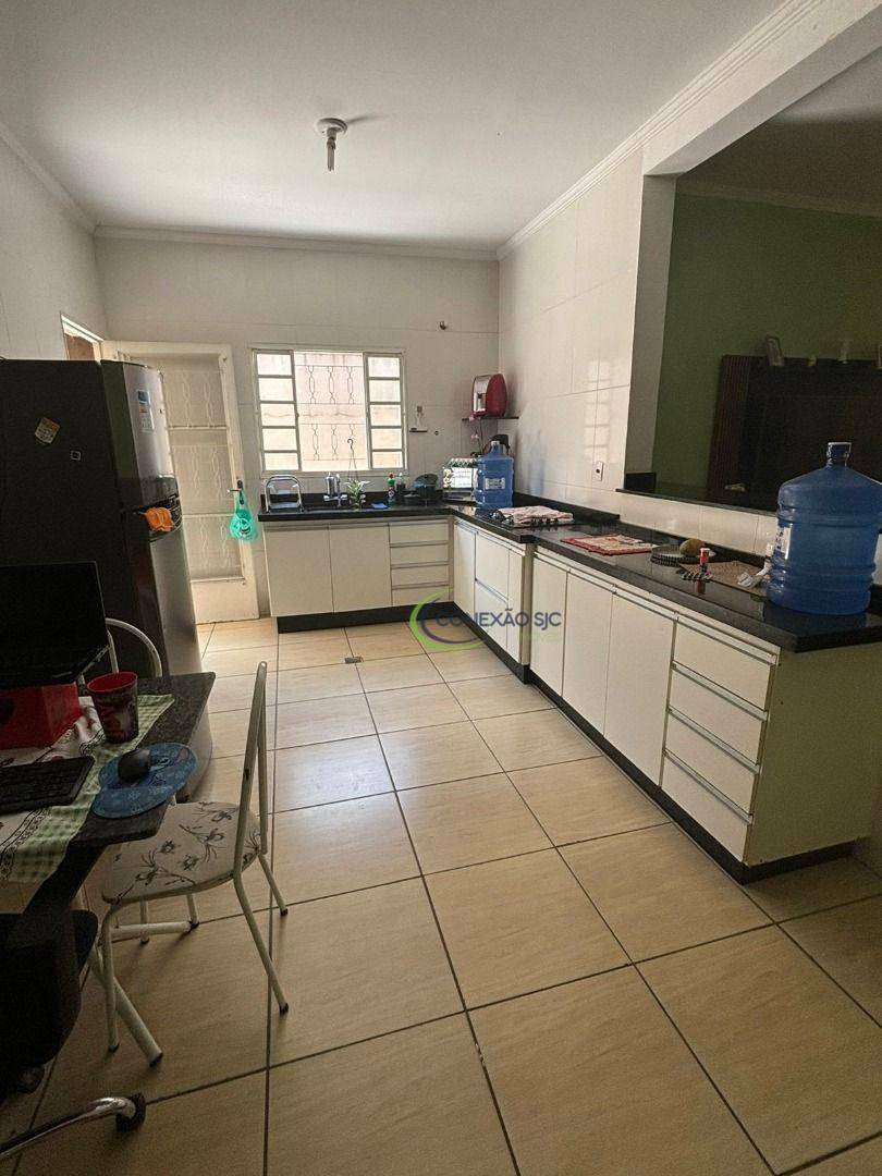 Casa à venda com 2 quartos, 150m² - Foto 2