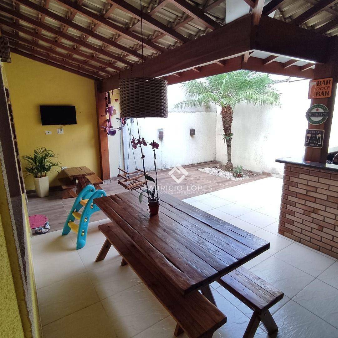 Casa à venda com 3 quartos, 100m² - Foto 1