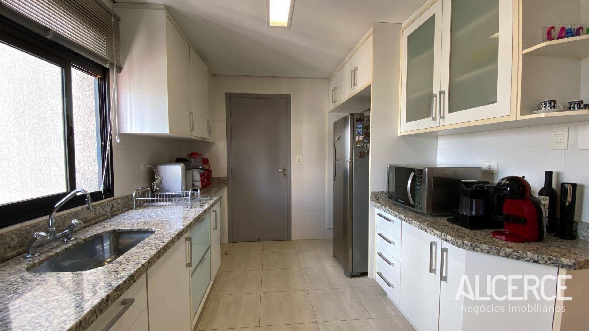 Apartamento à venda com 3 quartos, 237m² - Foto 45