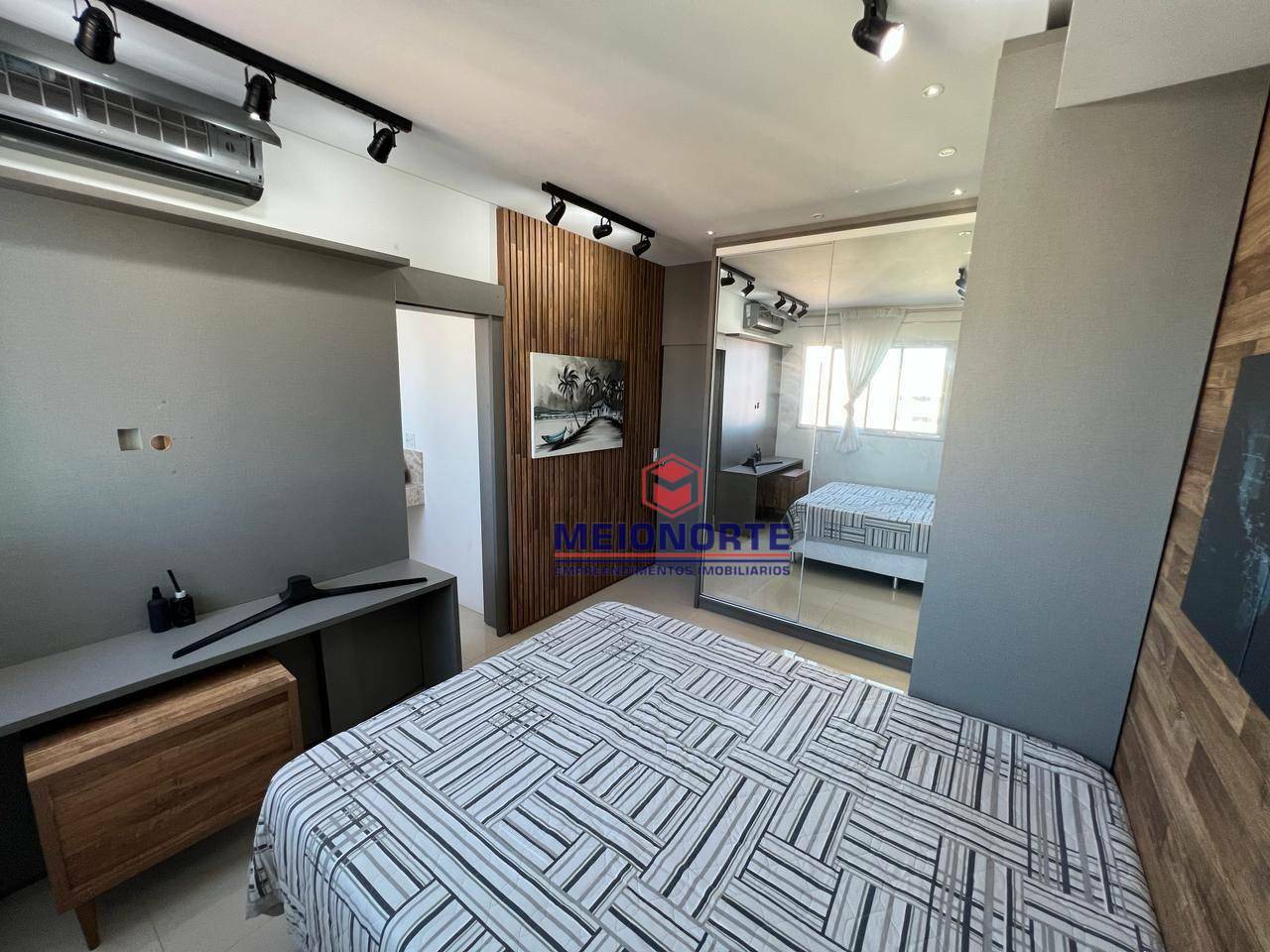 Apartamento para alugar com 4 quartos, 217m² - Foto 2