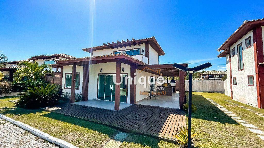 Casa de Condomínio à venda com 4 quartos, 210m² - Foto 1