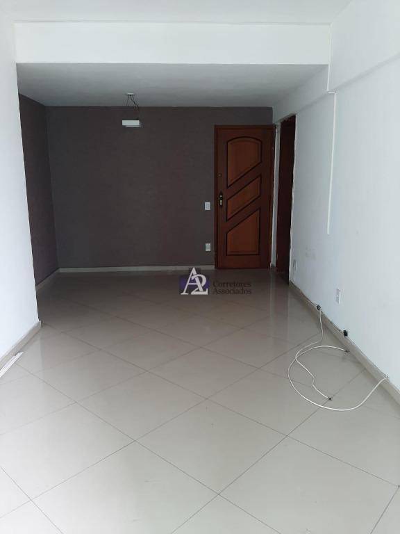 Apartamento à venda com 2 quartos, 74m² - Foto 1