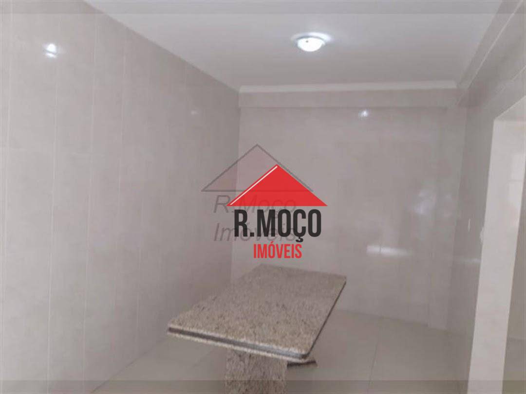 Sobrado à venda com 2 quartos, 216m² - Foto 12