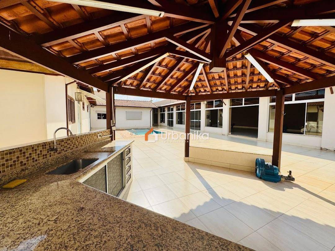 Casa, 5 quartos, 352 m² - Foto 1