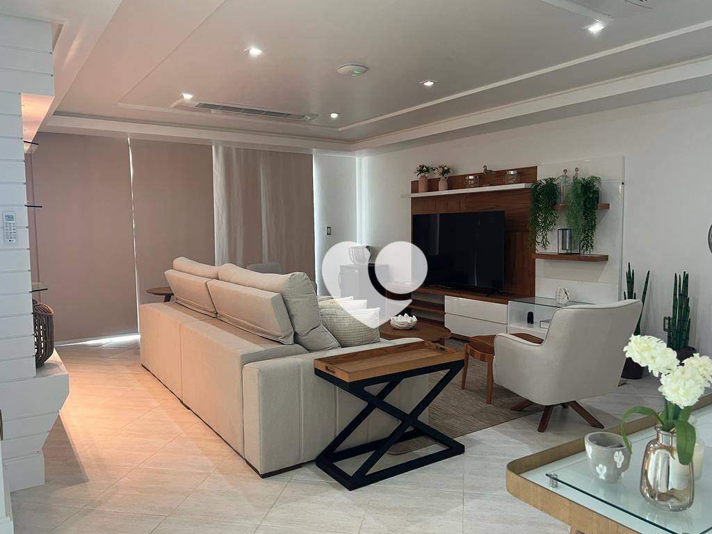 Apartamento à venda com 4 quartos, 211m² - Foto 7