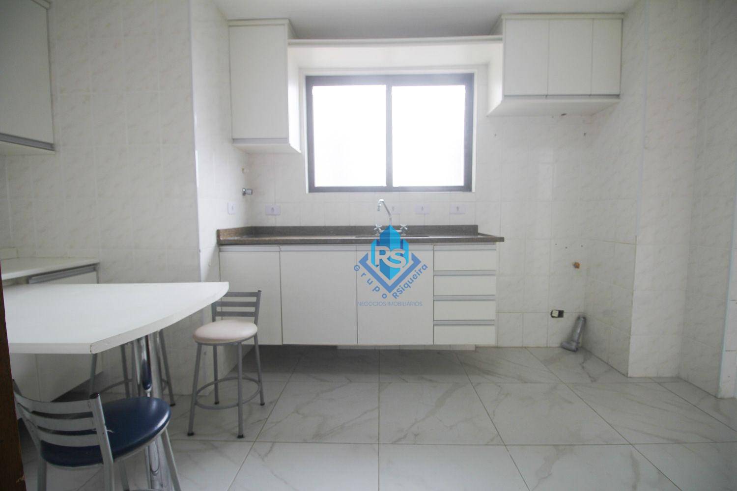 Apartamento para alugar com 2 quartos, 80m² - Foto 17