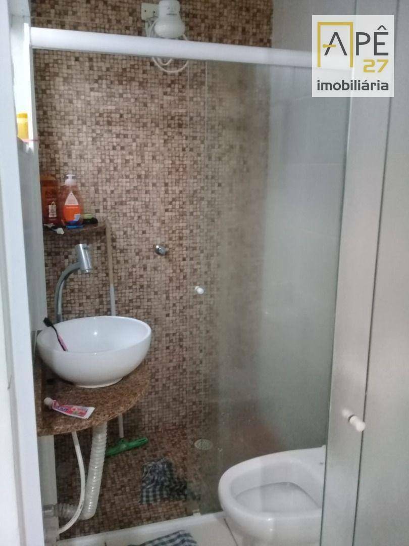 Casa à venda com 2 quartos, 180m² - Foto 11