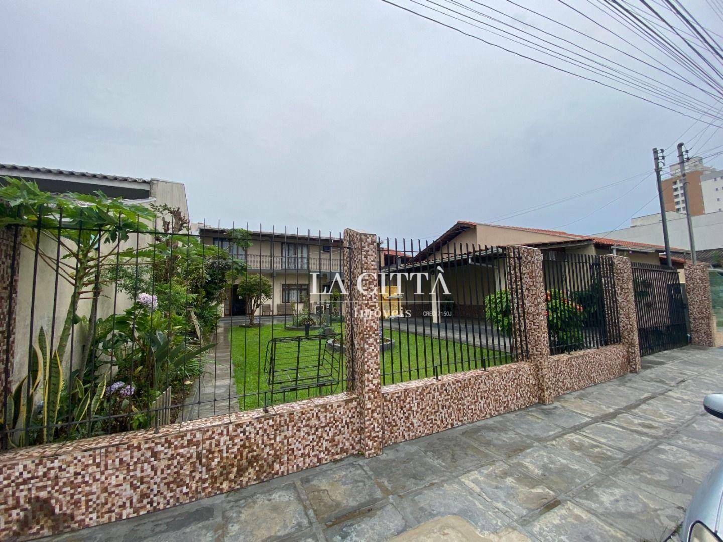Casa à venda com 3 quartos, 160m² - Foto 2