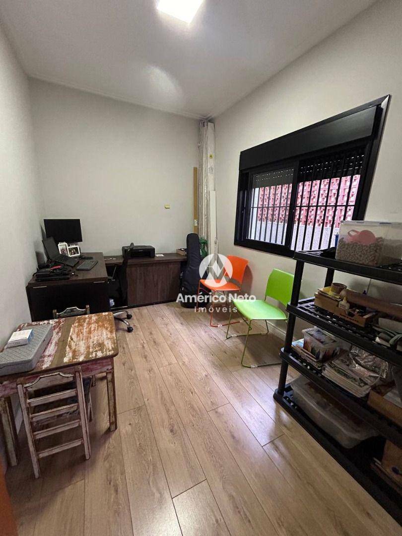 Casa à venda com 4 quartos, 203m² - Foto 14