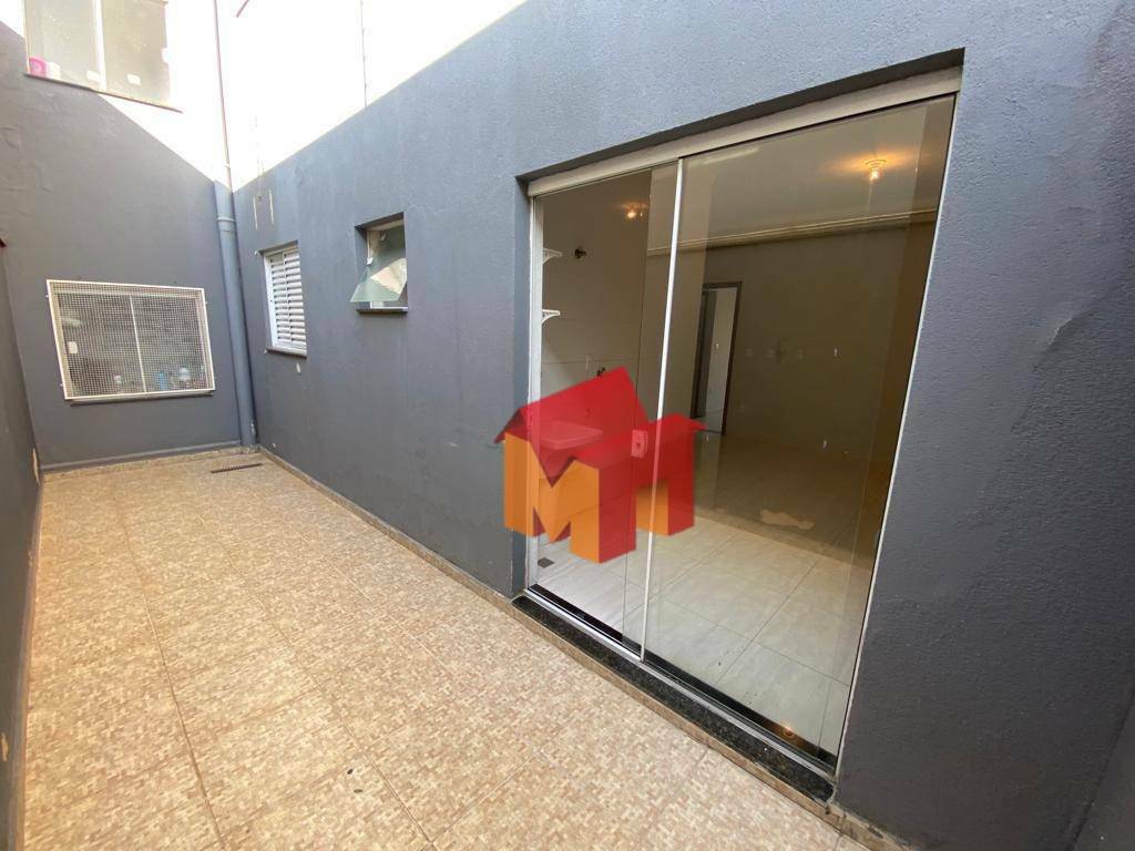 Apartamento para alugar com 2 quartos, 75m² - Foto 4