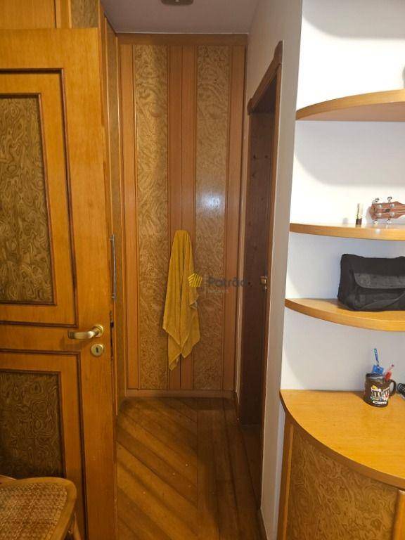 Apartamento à venda com 4 quartos, 300m² - Foto 12