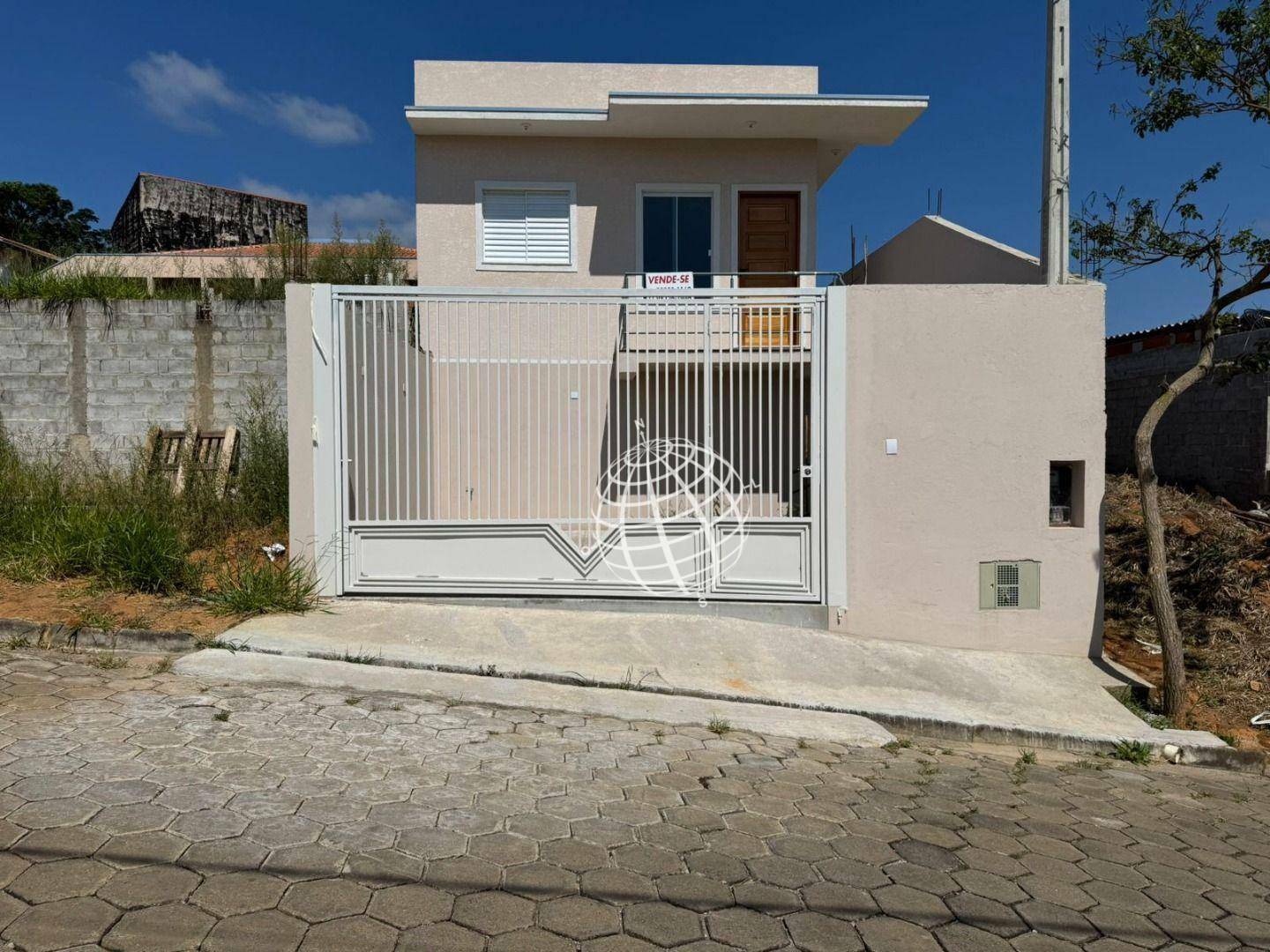 Casa à venda com 2 quartos, 64m² - Foto 1