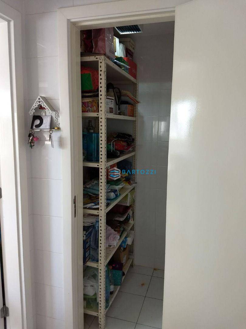 Apartamento à venda com 3 quartos, 165m² - Foto 17