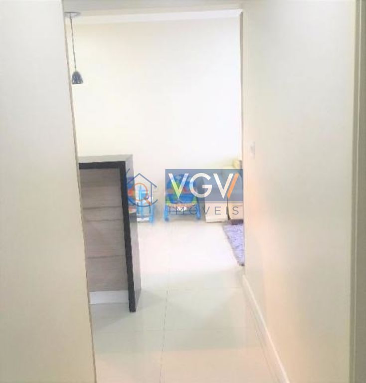 Apartamento à venda com 2 quartos, 62m² - Foto 1