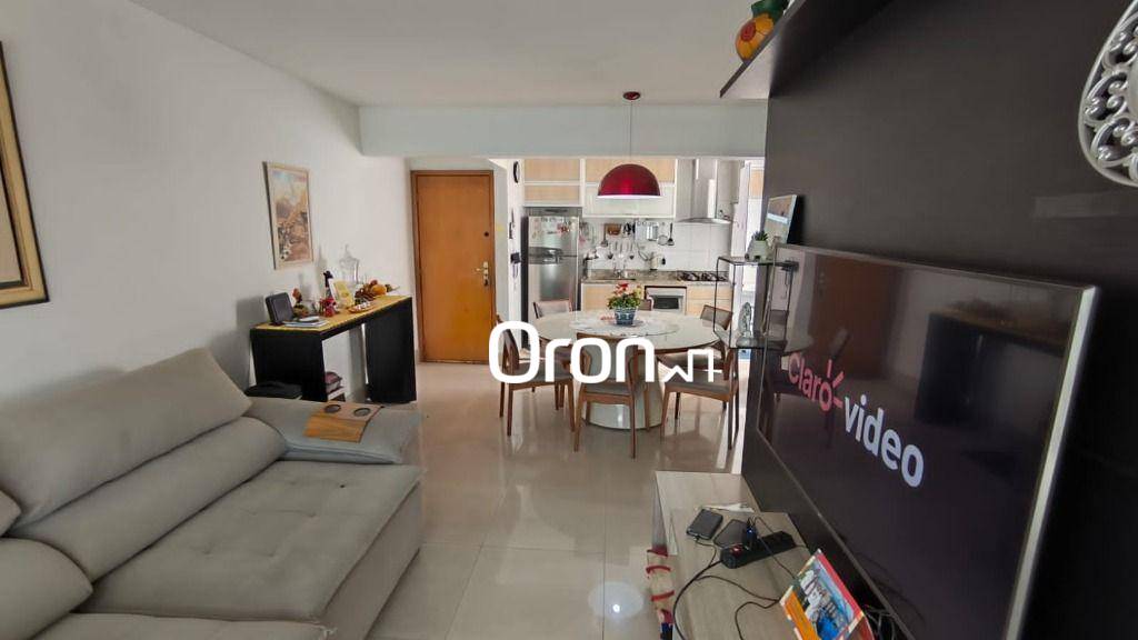 Apartamento à venda com 2 quartos, 67m² - Foto 2