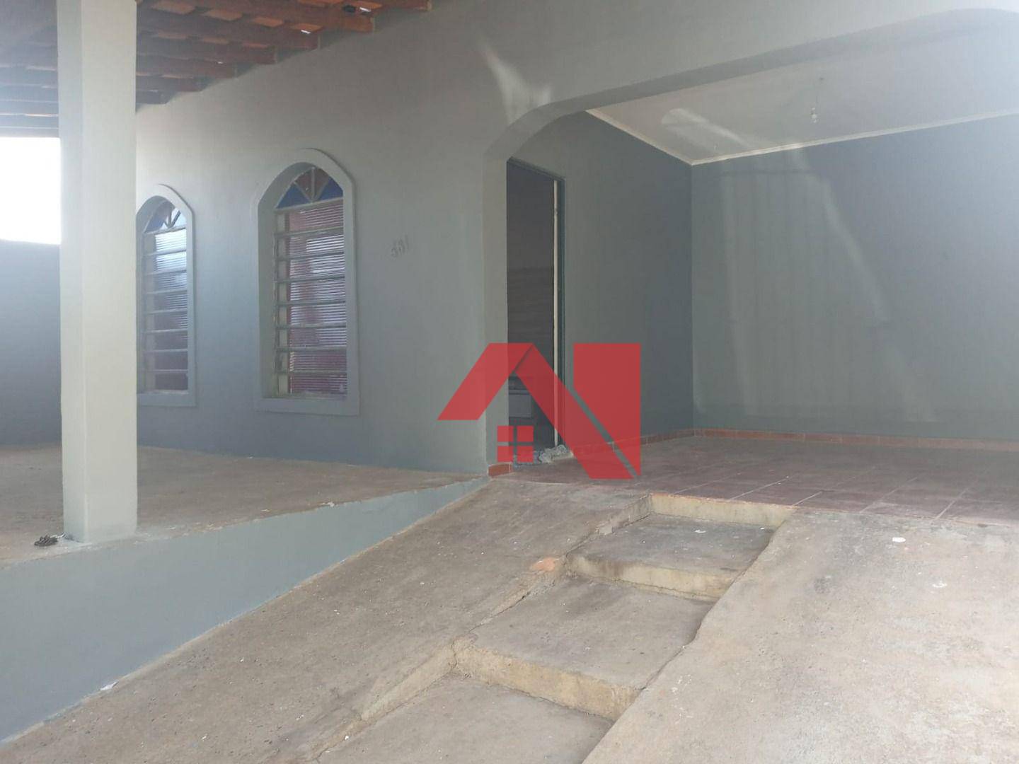 Casa à venda com 3 quartos, 165m² - Foto 1