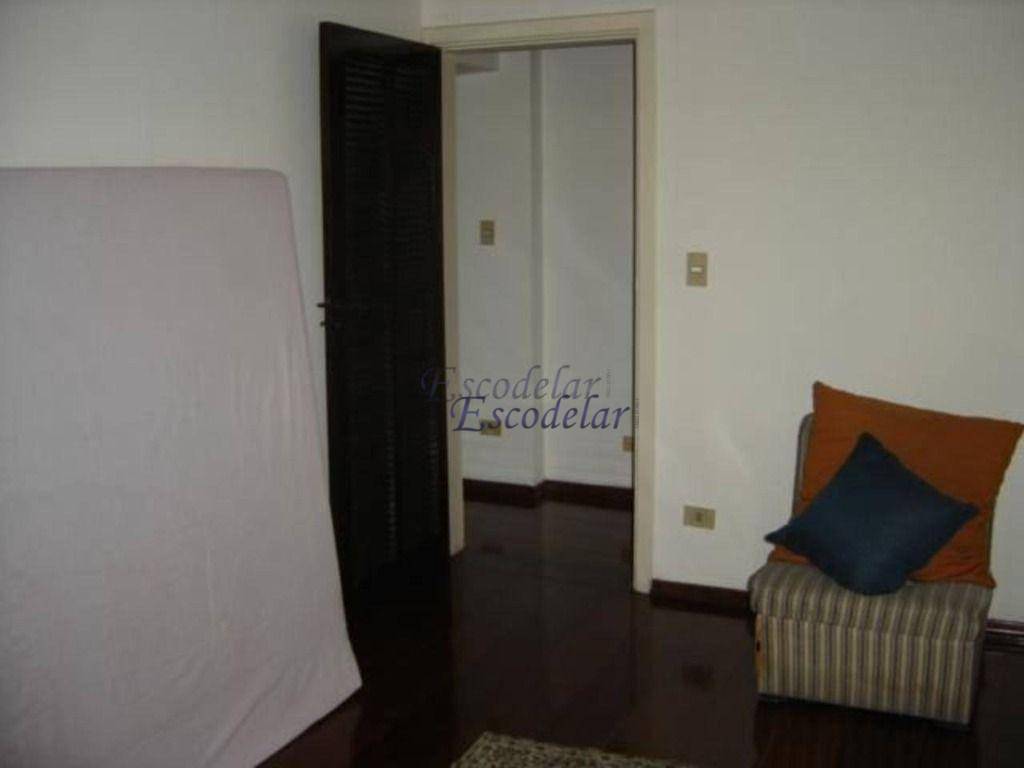 Casa para alugar com 4 quartos, 358m² - Foto 23