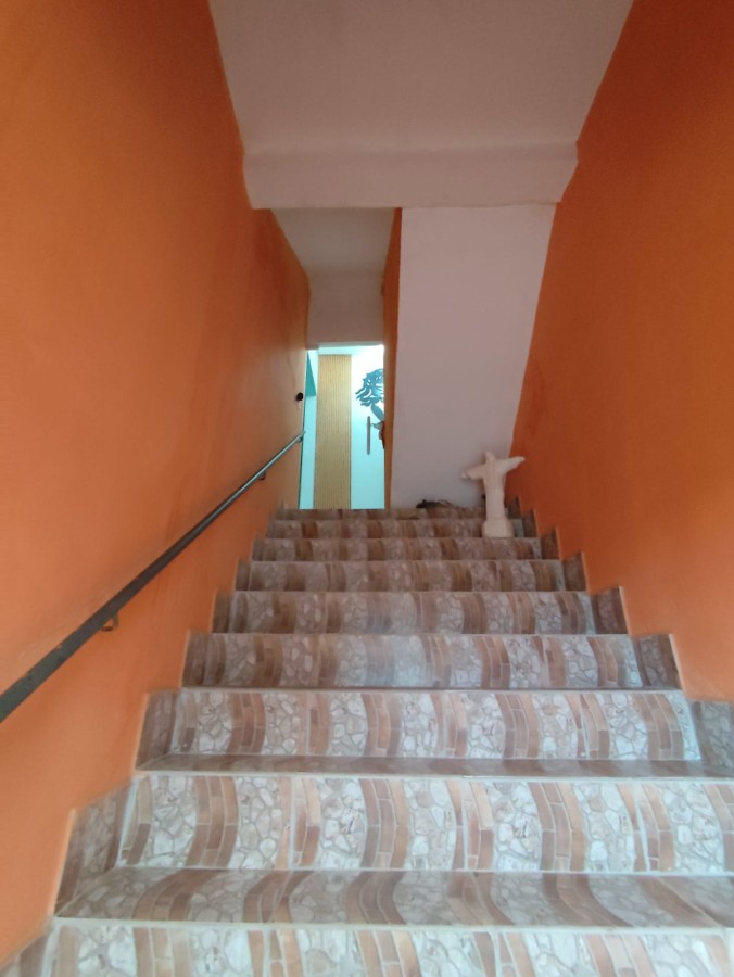 Casa à venda com 8 quartos, 96m² - Foto 4
