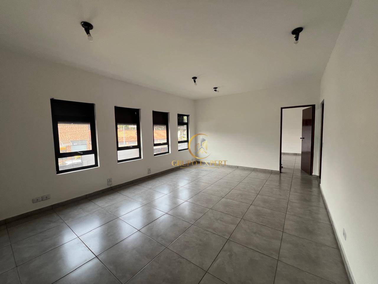 Prédio Inteiro para alugar, 600m² - Foto 1