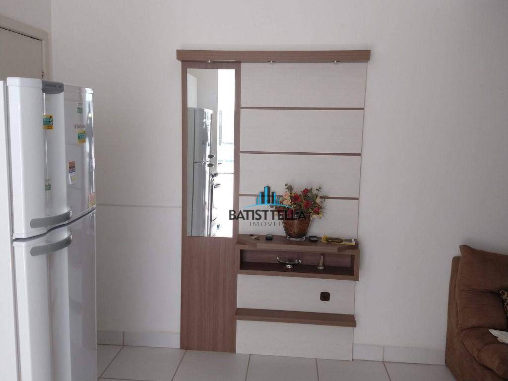 Apartamento à venda com 2 quartos, 67m² - Foto 2