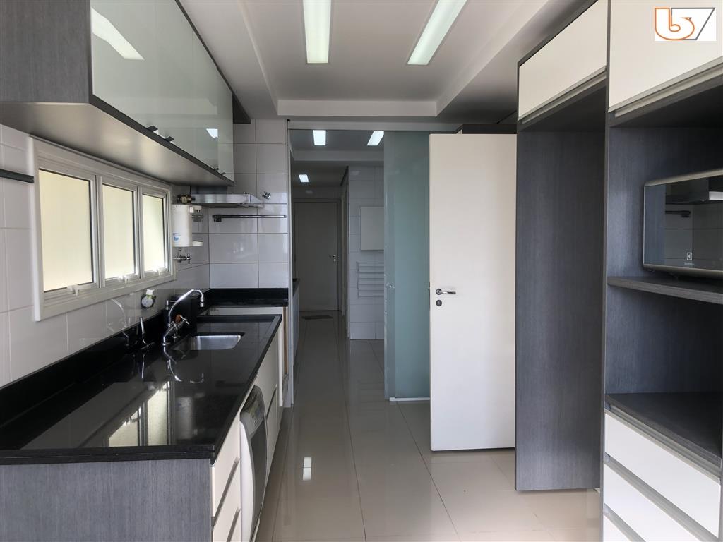 Apartamento para alugar com 3 quartos, 201m² - Foto 10