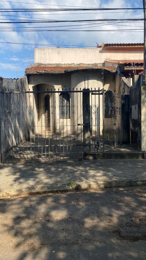 Casa à venda com 2 quartos, 125m² - Foto 1