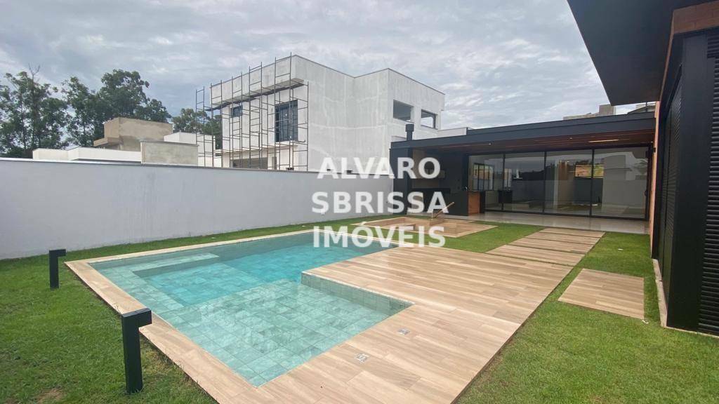 Casa de Condomínio à venda com 4 quartos, 295m² - Foto 3