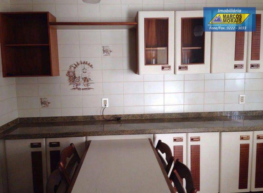 Casa para alugar com 3 quartos, 100m² - Foto 2