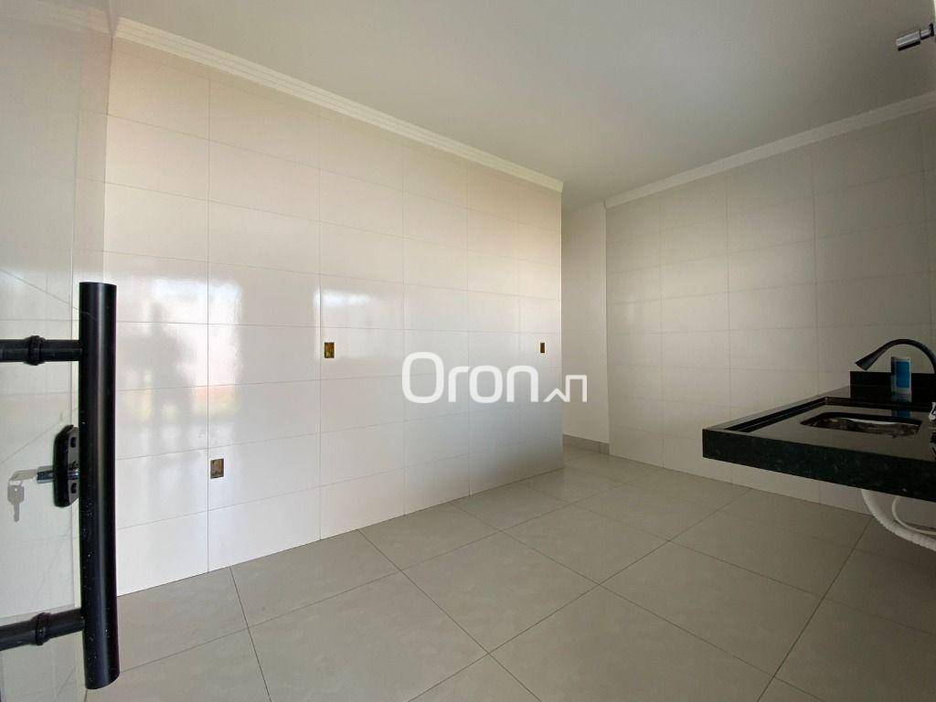 Casa à venda com 2 quartos, 95m² - Foto 4