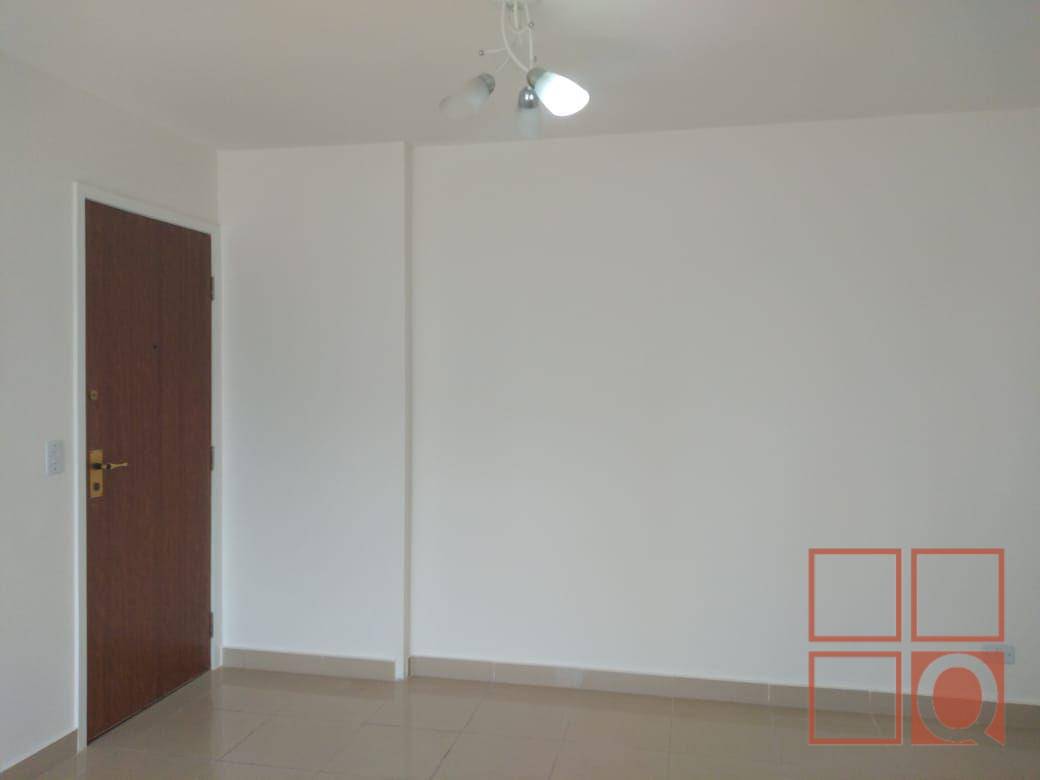 Apartamento à venda com 2 quartos, 62m² - Foto 4