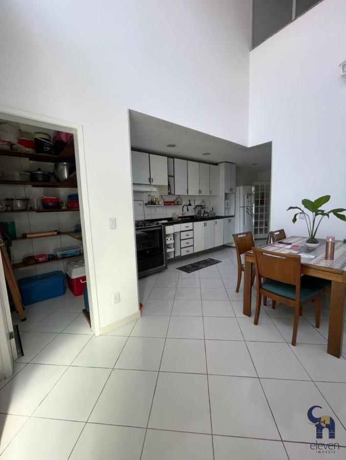 Casa à venda com 4 quartos, 220m² - Foto 23