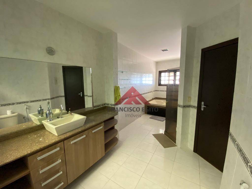 Casa de Condomínio à venda com 3 quartos, 450m² - Foto 40