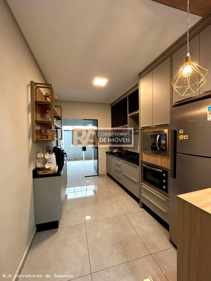 Casa à venda com 3 quartos, 126m² - Foto 8
