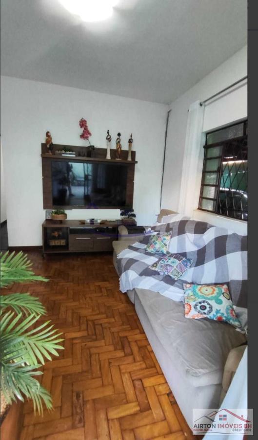 Casa à venda com 3 quartos, 364m² - Foto 1