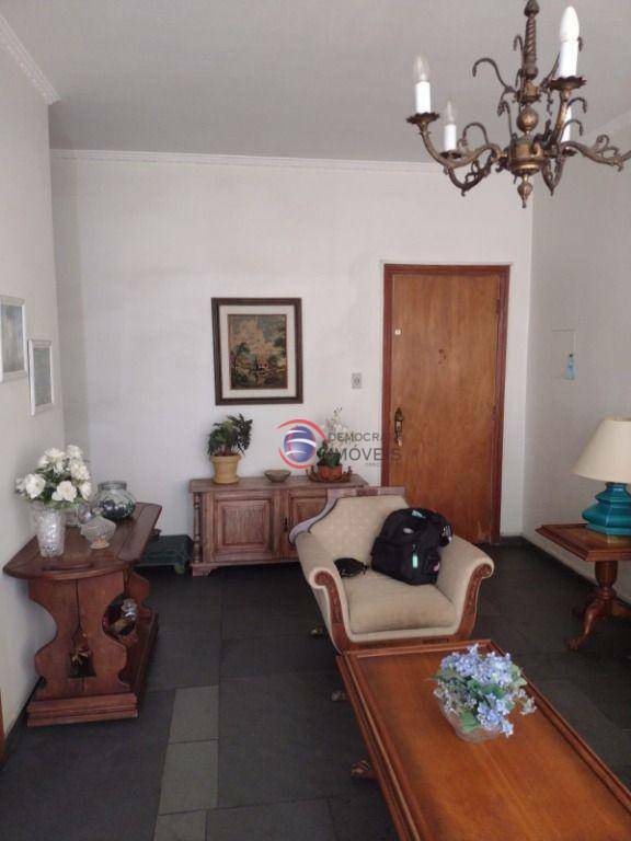 Apartamento à venda com 3 quartos, 122m² - Foto 1