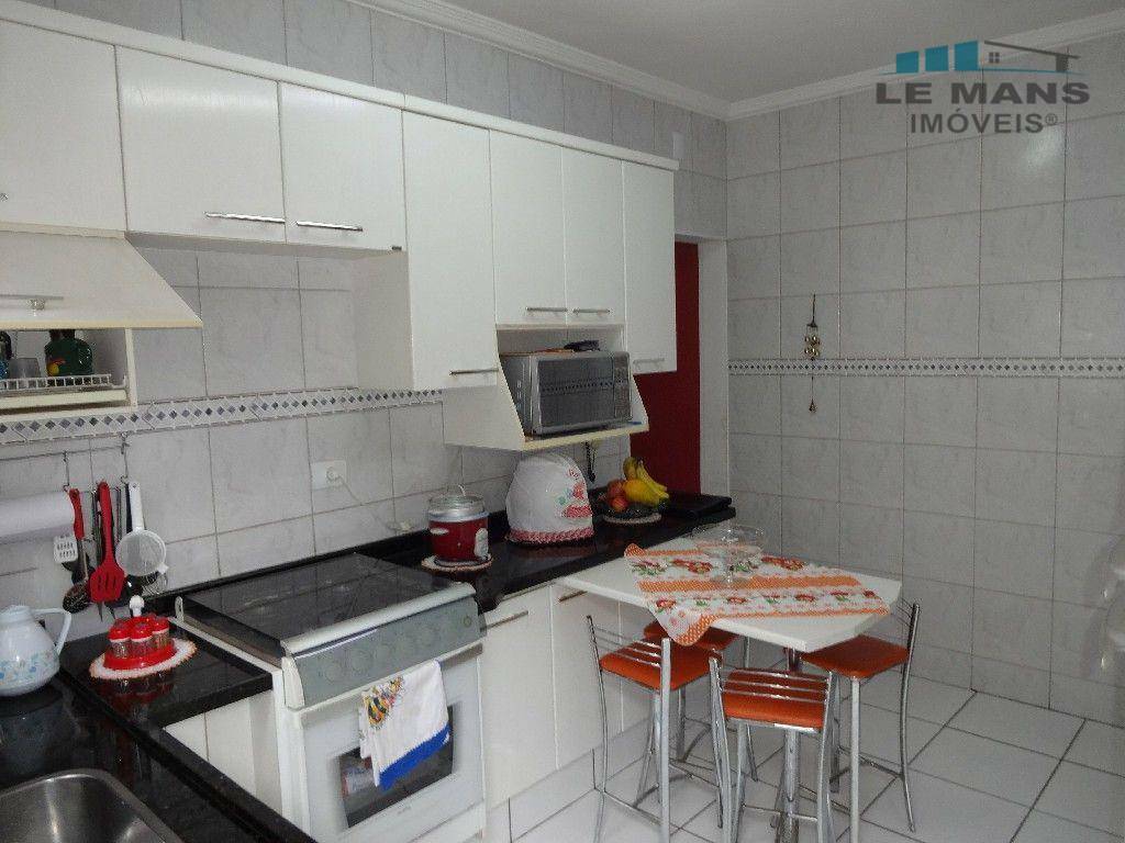 Casa à venda com 3 quartos, 169m² - Foto 8