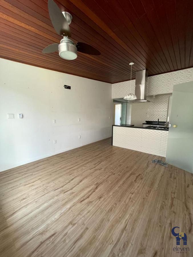 Casa à venda com 4 quartos, 220m² - Foto 8