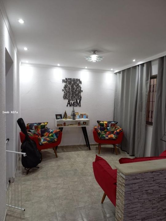 Casa à venda com 3 quartos, 270m² - Foto 1