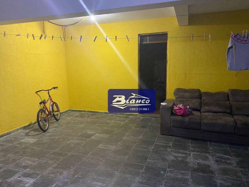 Sobrado à venda com 3 quartos, 209m² - Foto 4