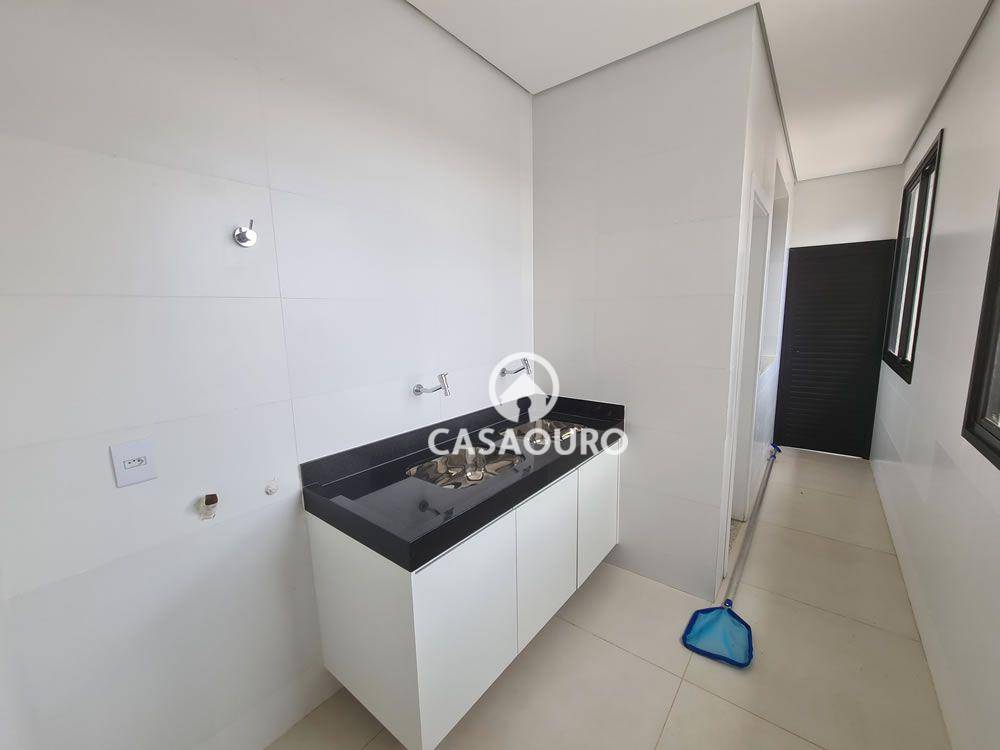 Casa de Condomínio à venda com 4 quartos, 247m² - Foto 31