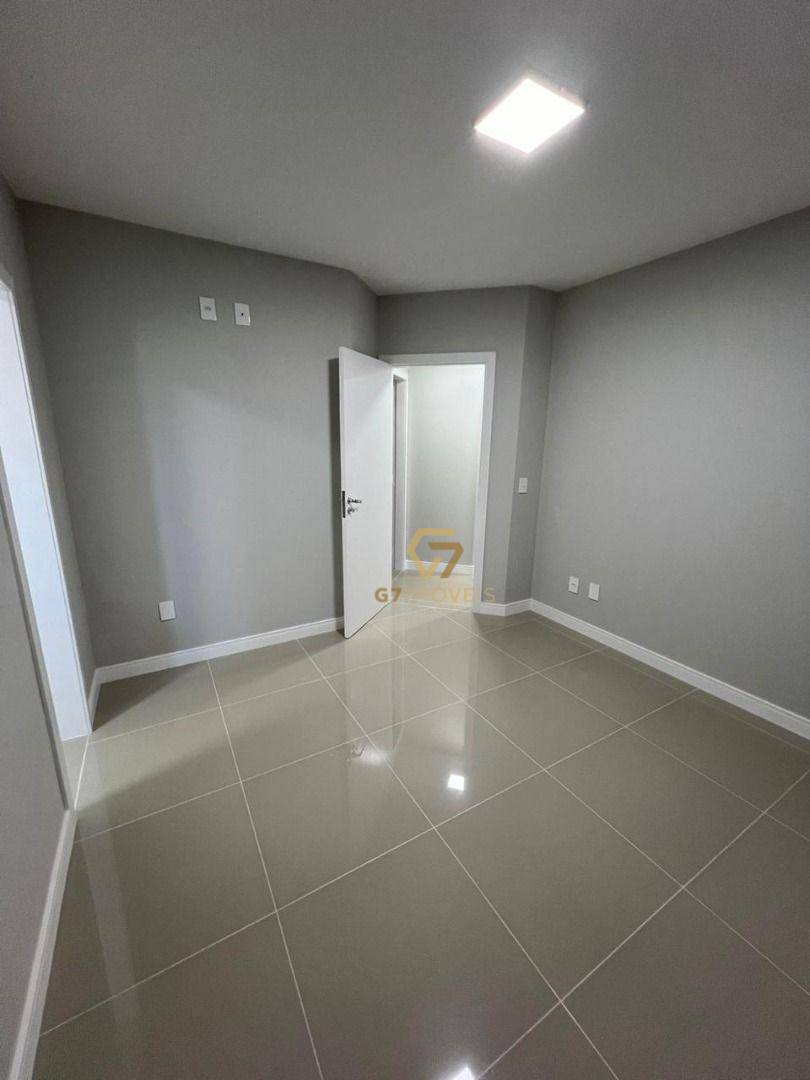 Apartamento à venda com 4 quartos, 111m² - Foto 13