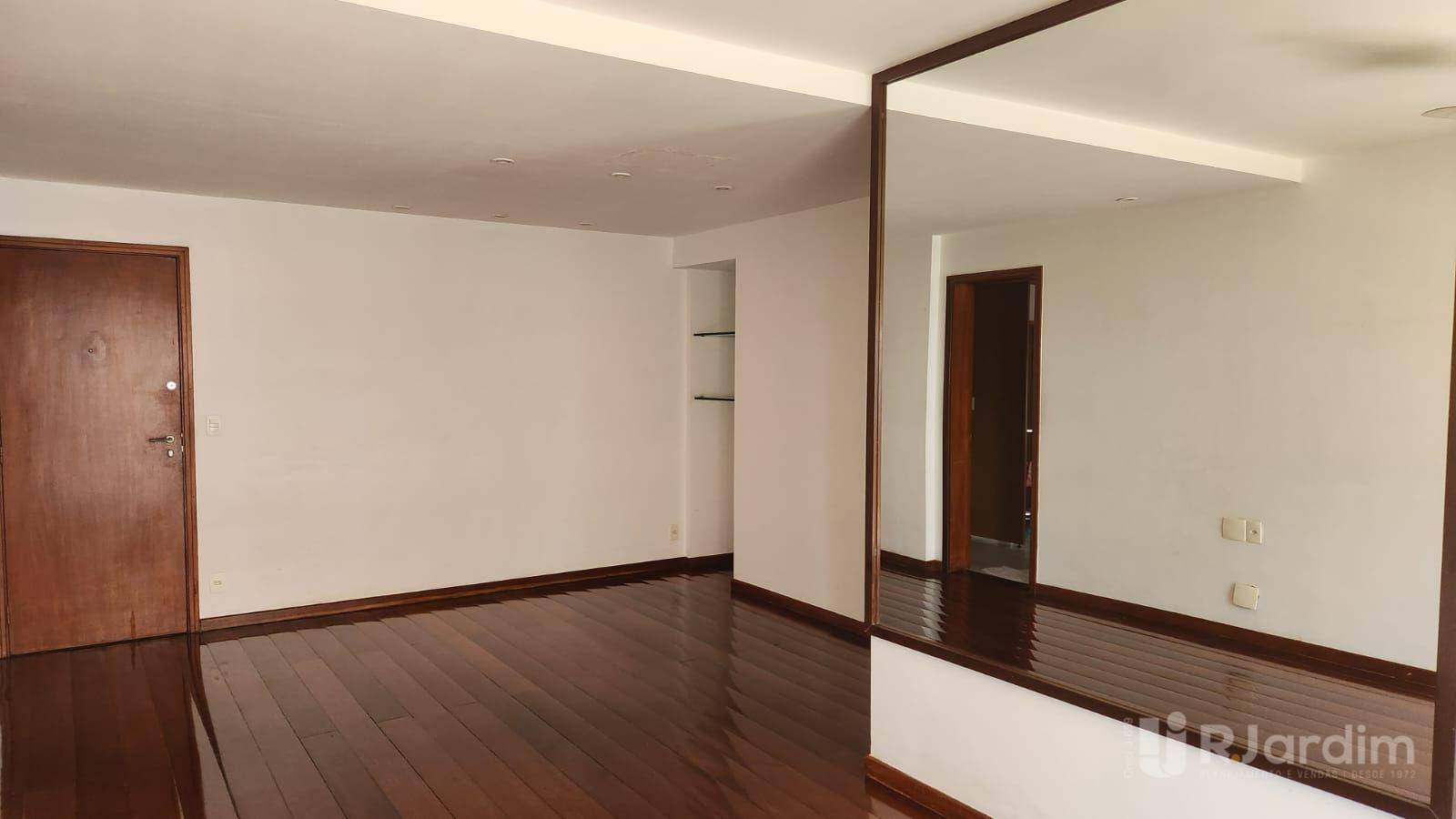 Apartamento para alugar com 3 quartos, 114m² - Foto 13