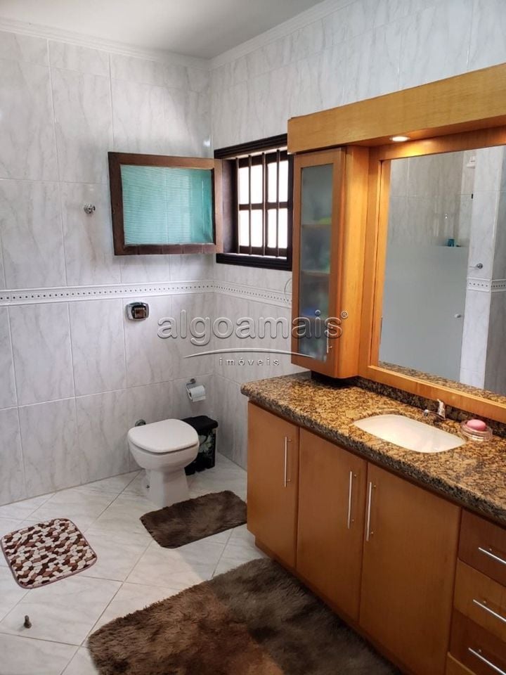 Casa à venda com 3 quartos, 200m² - Foto 2