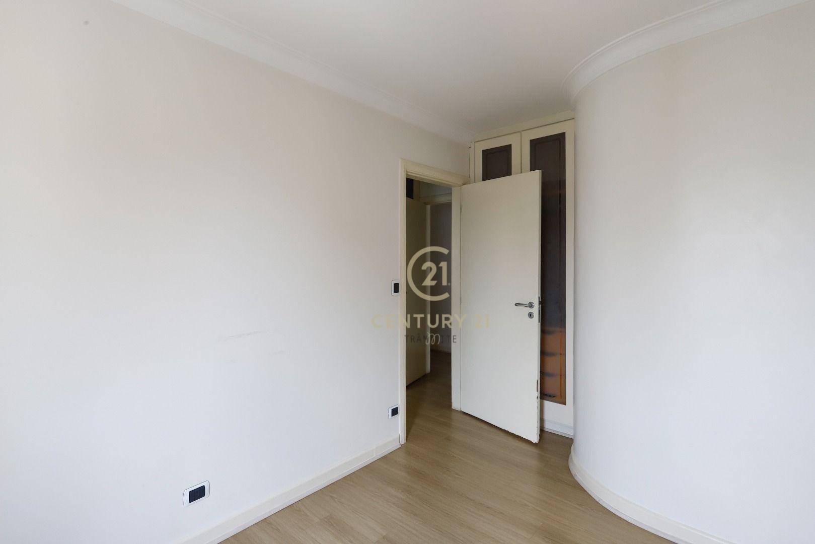 Apartamento para alugar com 4 quartos, 312m² - Foto 12