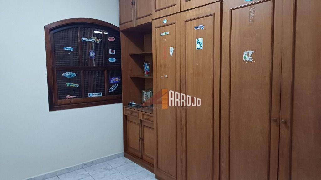 Sobrado à venda com 3 quartos, 220m² - Foto 3