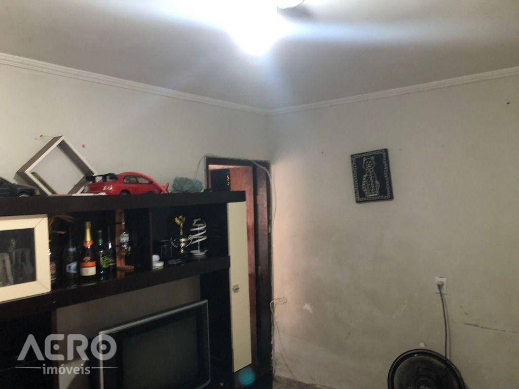 Casa à venda com 3 quartos, 122m² - Foto 2