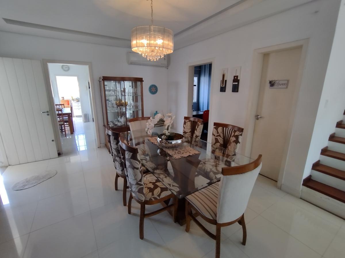 Casa à venda com 3 quartos, 304m² - Foto 4