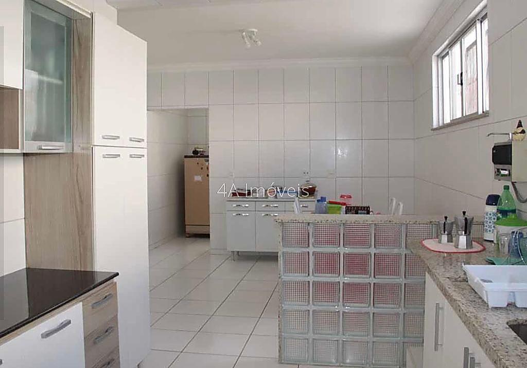 Casa de Condomínio à venda com 4 quartos, 220m² - Foto 5